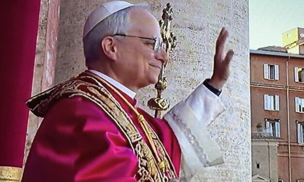 Il nuovo Papa è il cardinale americano Robert Francis Prevost. Le sue prime parole