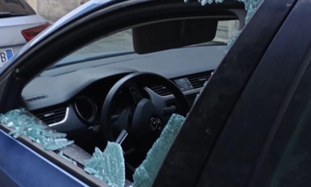 Vandalismi su auto in sosta, dal Comune di Reggio fondi per risarcire i danni subiti