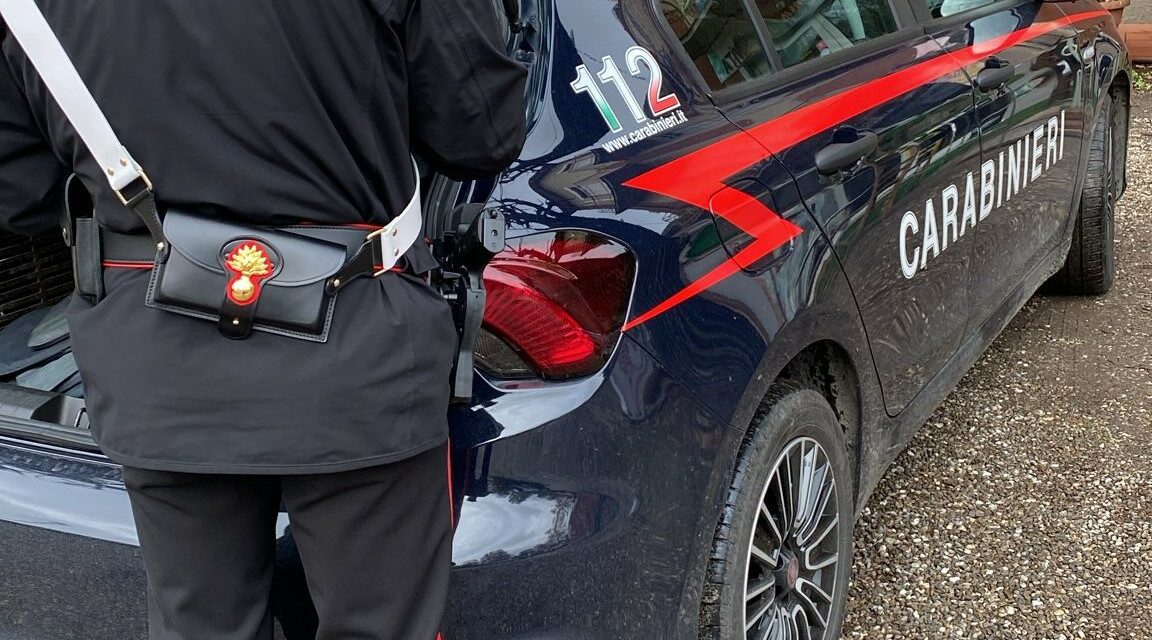 CASINA, UBRIACO AGGREDISCE PADRE E FIGLIO