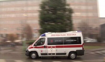 Moto contro un furgone, ferito un ragazzino di 16 anni