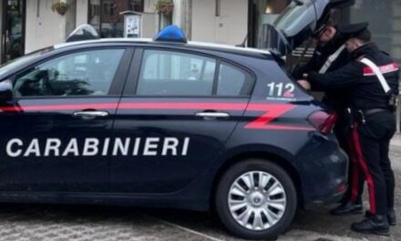 Si ferisce con i vetri durante la spaccata: 27enne, soccorso, finisce in ospedale