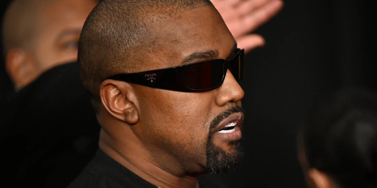 Kanye West, sindaco e giunta: non rispecchia i valori della città