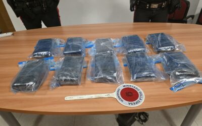 REGGIO. NEL DOPPIO FONDO DELL’AUTO NASCONDE 12 CHILI DI COCA, ARRESTATO CORRIERE