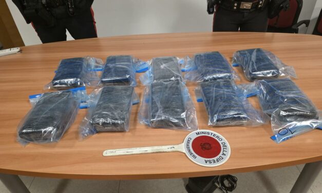 REGGIO. NEL DOPPIO FONDO DELL’AUTO NASCONDE 12 CHILI DI COCA, ARRESTATO CORRIERE