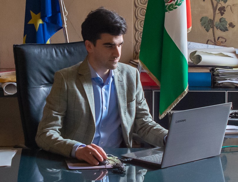 ABUSI SU 8 ALUNNE, SINDACO: SCONCERTO NELLA COMUNITA’