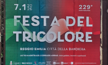 TRICOLORE ‘ALLA FRANCESE’ SULLA CARTELLONISTICA (video)