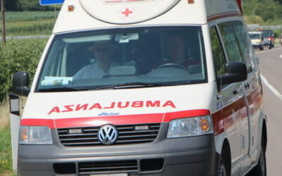 CASALGRANDE. SCHIANTO TRA 2 AUTO: FERITI UN 20ENNE E UNA 49ENNE