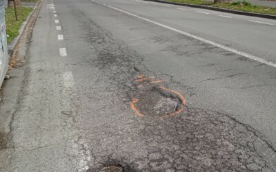 IN VIALE RISORGIMENTO BUCHE PROFONDE SUL MANTO STRADALE
