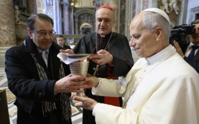 PAPA LEONE XIV COL CALICE MADE IN REGGIO IN TURCHIA (video Tg)