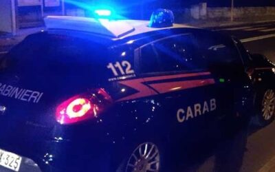 FUGGE ALL’ALT, INSEGUITA PER 10 KM, TENTA DI SPERONARE PIU’ VOLTE I CARABINIERI