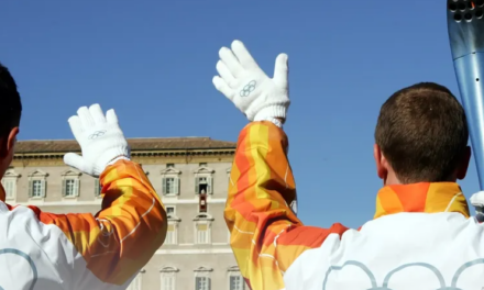 DA PORTA SAN PIETRO ARRIVA LA FIAMMA OLIMPICA