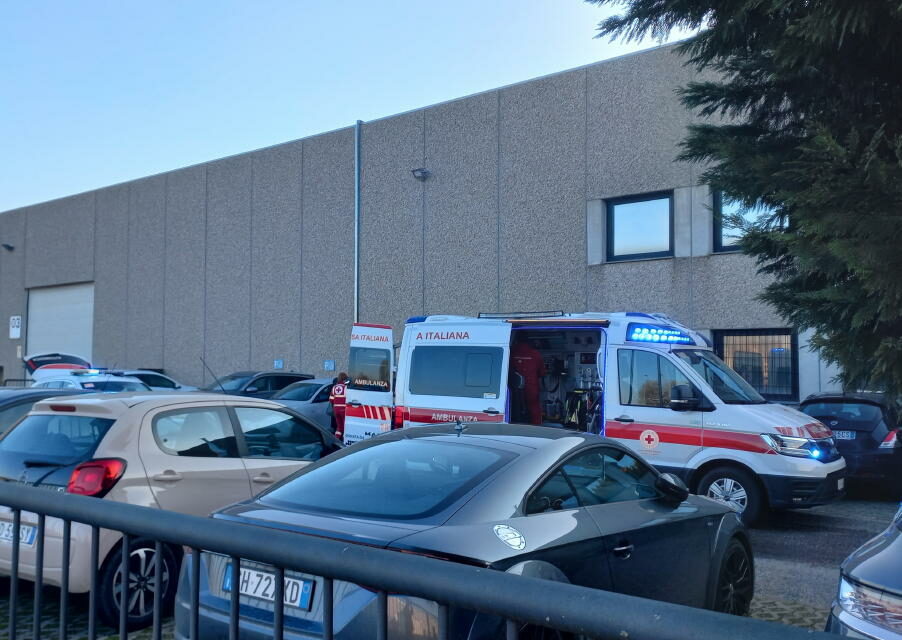 LUZZARA. INCIDENTE SUL LAVORO, 63ENNE URTATO DA UN MULETTO