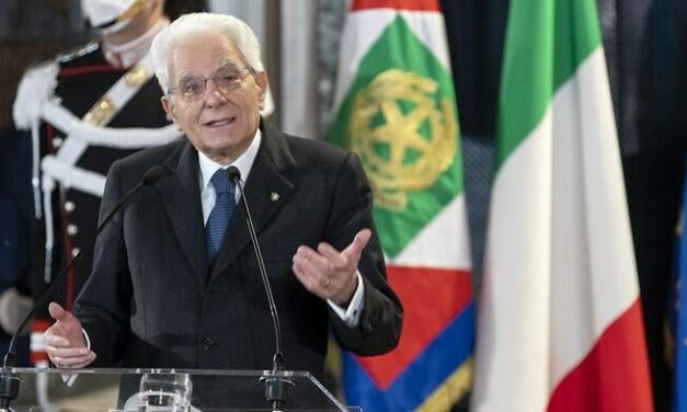 MATTARELLA: TRICOLORE SIMBOLO DI LIBERTA’, UNITA’ E DEMOCRAZIA