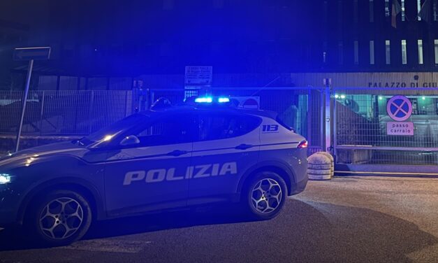 PICCHIA E MINACCIA DI MORTE LA MOGLIE, 39ENNE TROVATO IN HOTEL E ARRESTATO