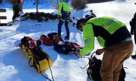 RAMISETO. CADE SULLA NEVE E SI FRATTURA, SOCCORSO AL LAGO CALAMONE