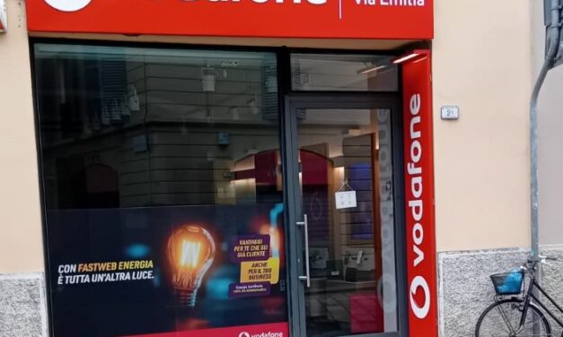 SPACCATA IN VIA EMILIA SAN PIETRO: RUBATI 20MILA EURO IN TELEFONI ALLA VODAFONE