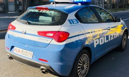 RUBA CELLULARE E MINACCIA VIGILANTE CON UNA LAMETTA, ARRESTATO 21ENNE