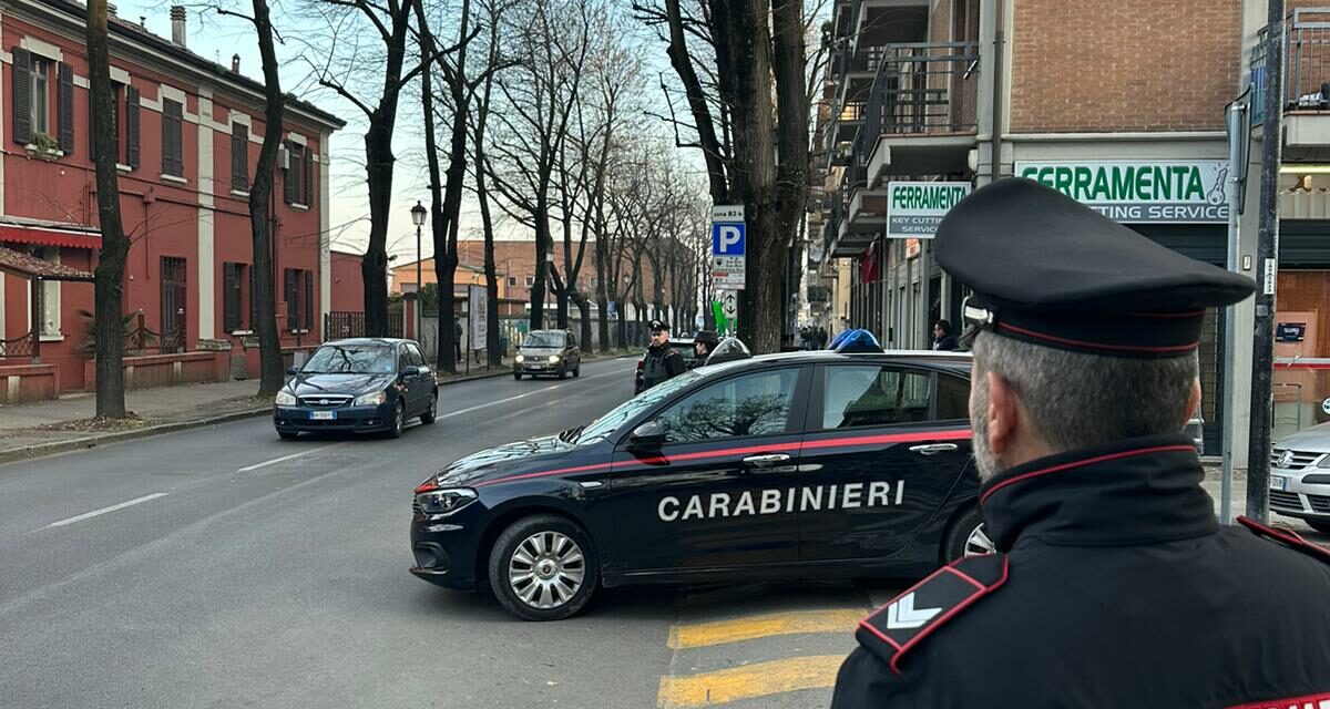 SPACCIA DOSI DAVANTI ALLA STAZIONE DI REGGIO, DENUNCIATO UN EGIZIANO DI 27 ANNI