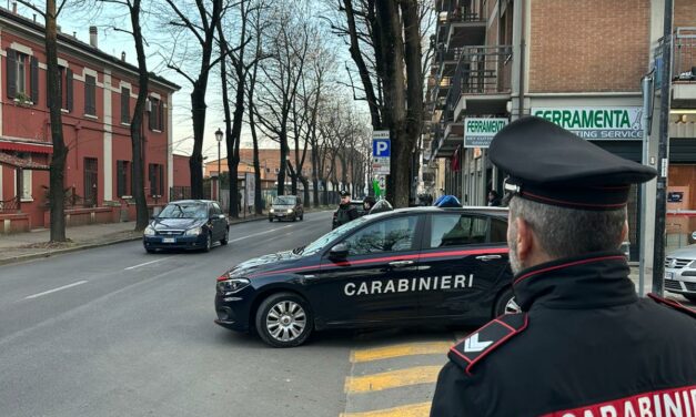 SPACCIA DOSI DAVANTI ALLA STAZIONE DI REGGIO, DENUNCIATO UN EGIZIANO DI 27 ANNI