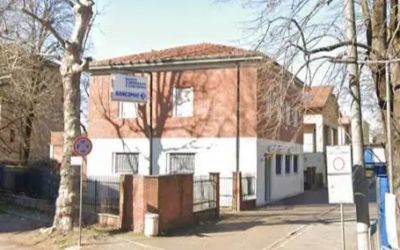 GATTATICO. SEQUESTRANO CLIENTI E DIPENDENTI, POI RAPINANO PORTAVALORI. BANDITI IN FUGA