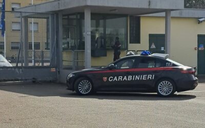 E’ AGLI ARRESTI, MA PORTA LA MOGLIE AL MARE E A FAR SHOPPING