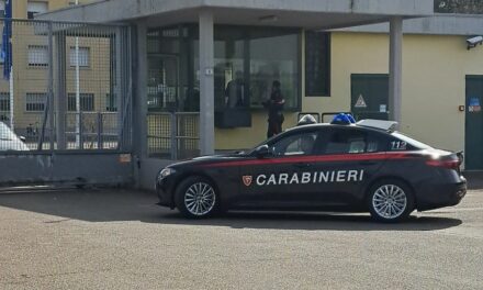 E’ AGLI ARRESTI, MA PORTA LA MOGLIE AL MARE E A FAR SHOPPING