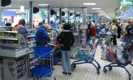 CORREGGIO. “QUESTA CASSA E’ CHIUSA”, 40ENNE AGGREDISCE E FERISCE LA CASSIERA