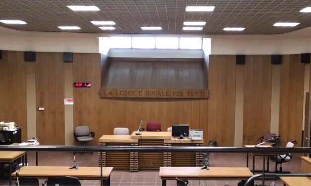 ACCUSATO DI STALKING E VIOLENZA DALL’EX, 40ENNE VIENE ASSOLTO