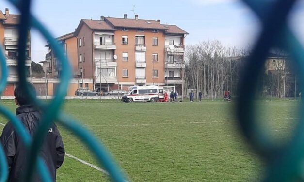 MASSENZATICO. ALLIEVI: SI FA MALE IL PORTIERE, IN CAMPO L’AMBULANZA (video)