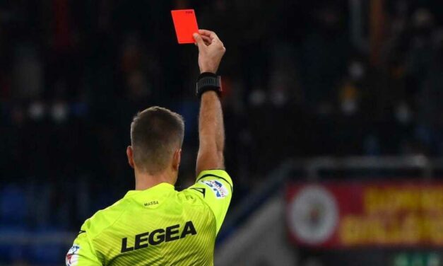 CALCIO, SCHIAFFO ALL’ARBITRO IN SECONDA CATEGORIA: FUORI 4 ANNI