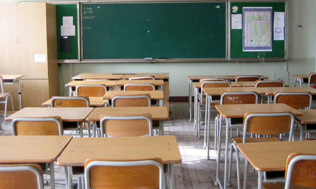 REGGIO. LITE A SCUOLA TRA STUDENTI: E’ LA PROF CHE HA LA PEGGIO. ARRIVANO 118 E CARABINIERI