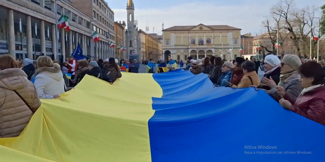MANIFESTAZIONE PER LA PACE IN UCRAINA IN CENTRO A REGGIO (video Tg)
