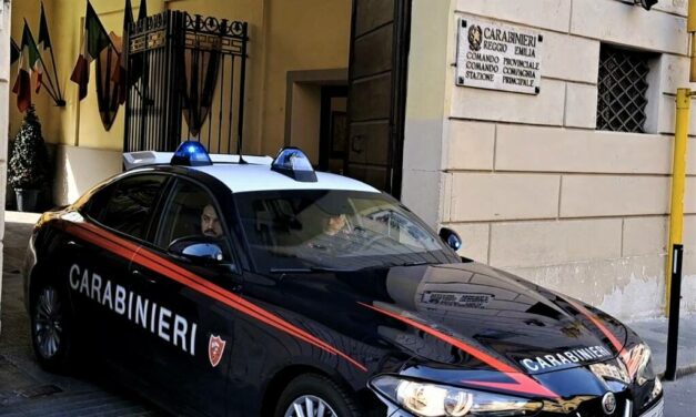 REGGIO CENTRO STORICO. SPACCIA IN ZONA TEATRO, DENUNCIATO 20ENNE