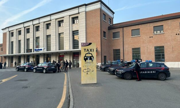REGGIO. LO CHIAMANO IN STAZIONE PER LAVORO E POI LO PESTANO A SANGUE, DENUNCIATI 4 EGIZIANI