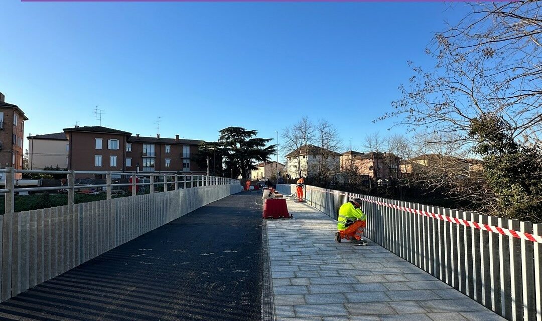 REGGIO. RIAPERTA IN ANTICIPO LA PASSERELLA SUL CROSTOLO AL GATTAGLIO