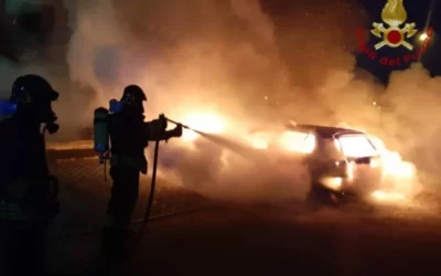 VETTO, BRUCIA UN’AUTO: IPOTESI INCENDIO DOLOSO