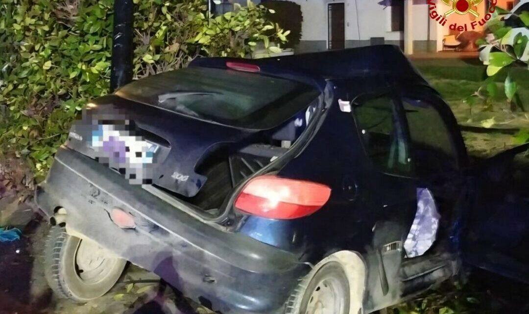 OROLOGIA MONTECAVOLO, AUTO ESCE DI STRADA IN VIA TOGLIATTI: GRAVE 19ENNE