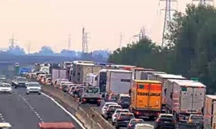 SCHIANTO IN A1 TRA REGGIO E PARMA, DUE FERITI E FINO A 7 KM DI CODA