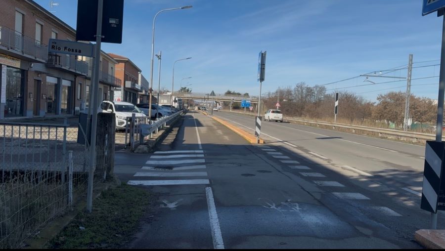 CHIOZZA DI SCANDIANO, NELLA NOTTE AUTO TRAVOLGE UNA BICI: GRAVE DONNA DI 44 ANNI