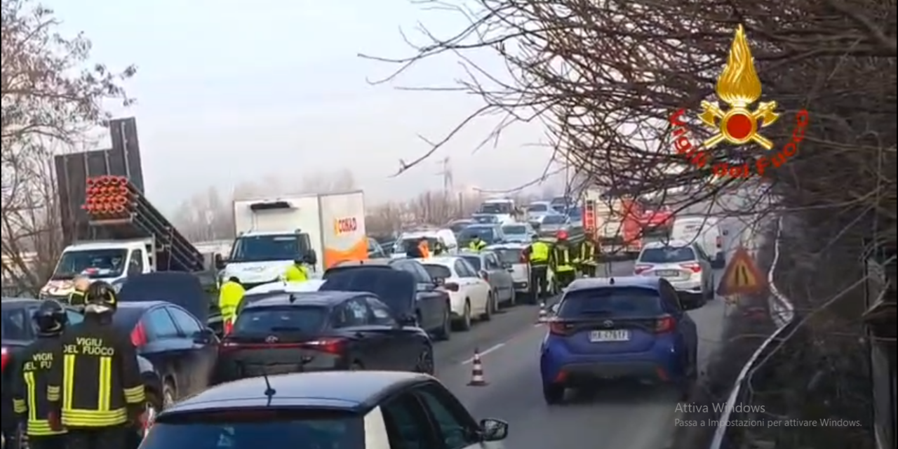 TAMPONAMENTO TRA 15 AUTO IN TANGENZIALE A MODENA, TRAFFICO ANCHE IN VIA EMILIA