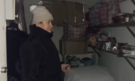 NOVELLARA. LA SUA CASA E’ OCCUPATA DALL’INQUILINA CHE NON SE NE VA, LEI VIVE IN CANTINA (video Tg)