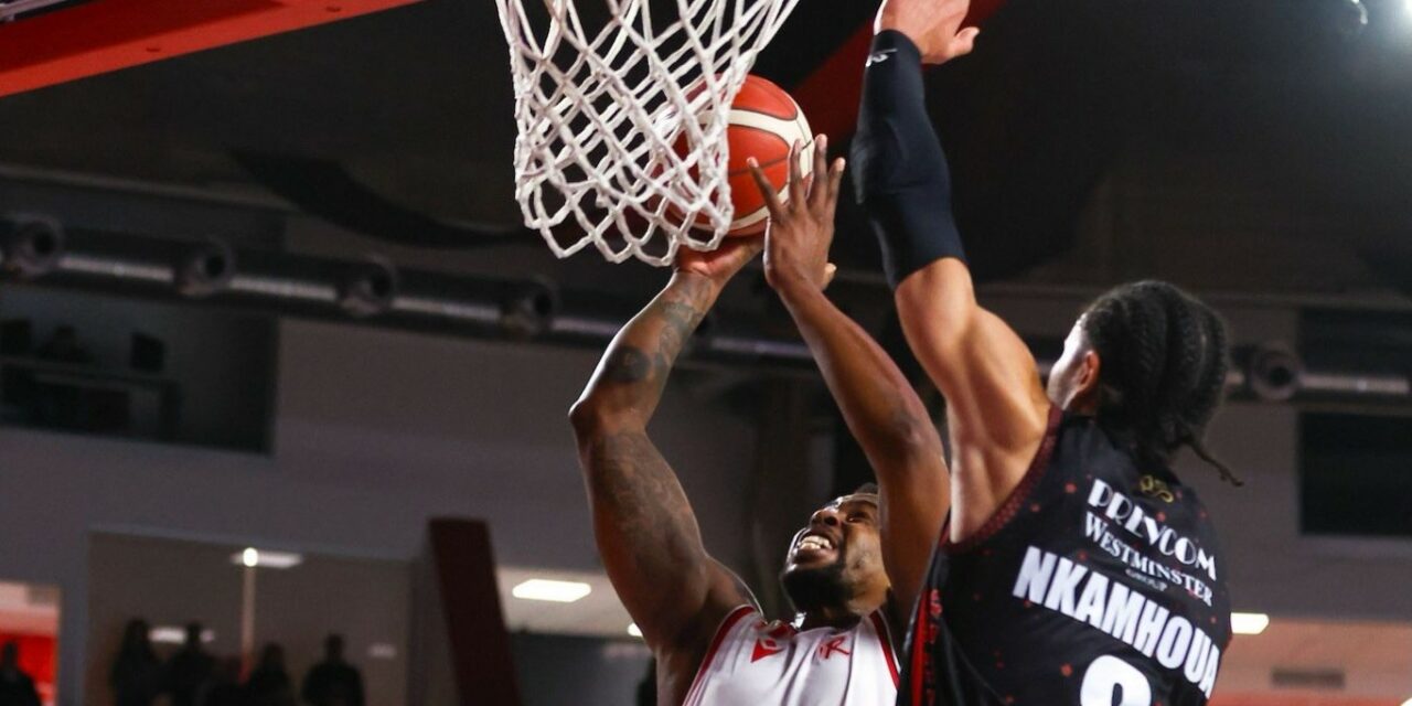 LA UNA HOTELS CORSARA SBANCA VARESE: 76 A 61 PER I BIANCOROSSI