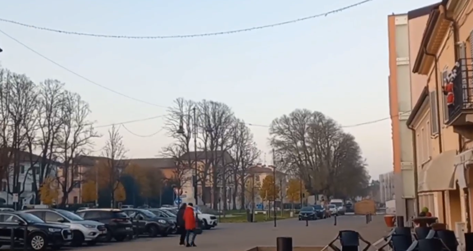 GIOVANE STRANIERO AGGRESSIVO, PAURA NEL CENTRO DI REGGIOLO