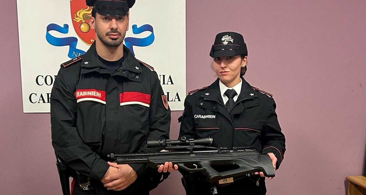 LO CARICA IN STAZIONE, TASSISTA RAPINATO CON UN FUCILE: ARRESTATI DUE MAROCCHINI