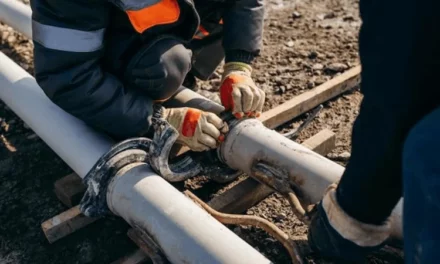 PERDE LA TUBATURA, LA BOLLETTA DELL’ACQUA E’ UNO CHOC: 56MILA EURO
