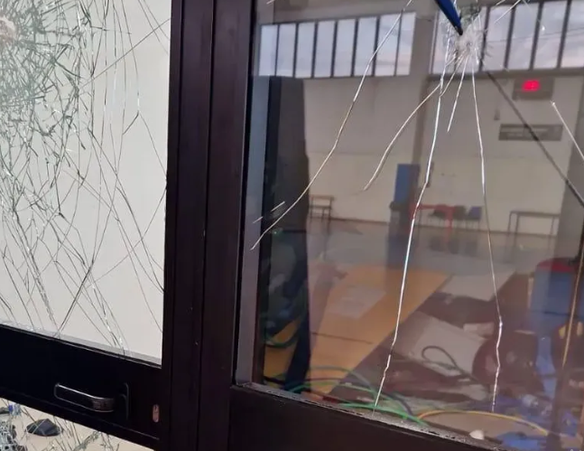 SCANDIANO. VANDALIZZATA PALESTRA, IL SINDACO: PAGHERANNO I DANNI