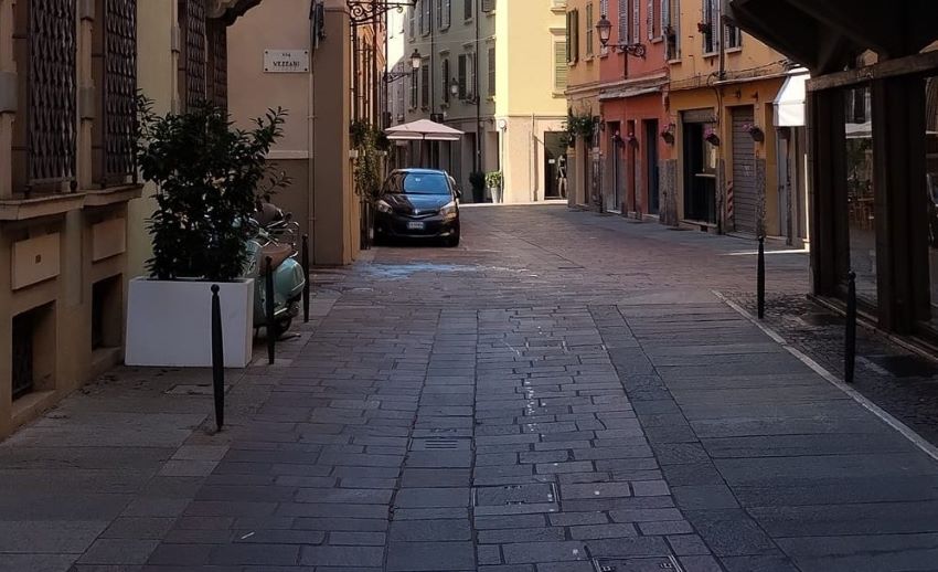 LAVORI IN VIA FORNACIARI A REGGIO, INTERROTTO IL TRANSITO
