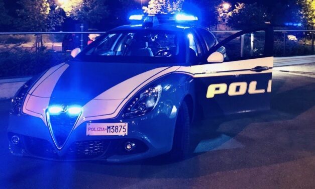 A TUTTO GAS FUGGE ALL’ALT IN VIALE RAMAZZINI: IN AUTO LA DROGA, ARRESTATO 24ENNE