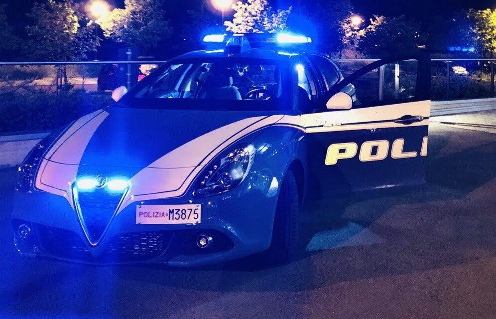 ROSTA NUOVA. RAPINATA IN AUTO CON UN COLTELLO MENTRE ASPETTA I NIPOTINI