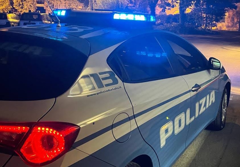 CANALINA. SFONDA LA PORTA E TENTA DI AGGREDIRE L’EX, ARRESTATO 33ENNE